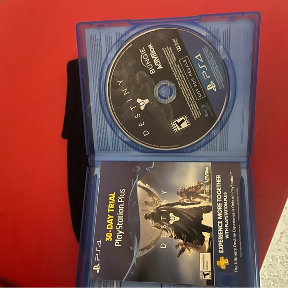 Robin Ruth Black Ribbed Beanie - Picture 5 of 9